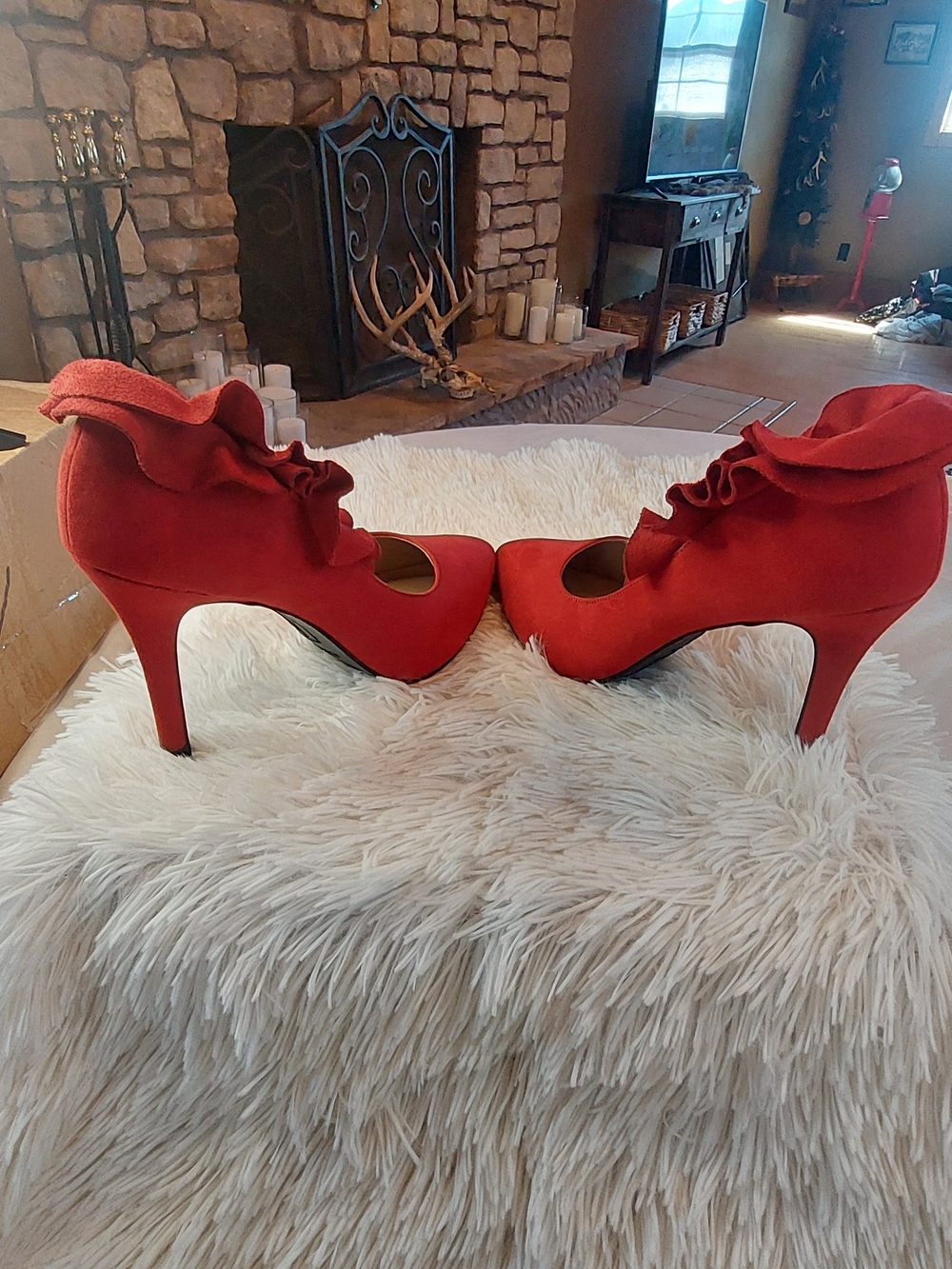 Christian Siriano Keira Red Ruffle Stiletto Heels SZ 7.5 Like New Only worn Once - Picture 4 of 9